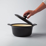 Кастрюля чугунная 24см 4,2л черного цвета Ron 