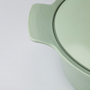 Кастрюля чугунная 24см 4,2л зеленого цвета Ron 